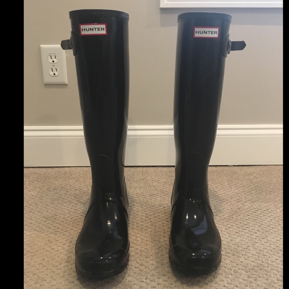 Hunter Original High Gloss Rain Boots & Knit Socks